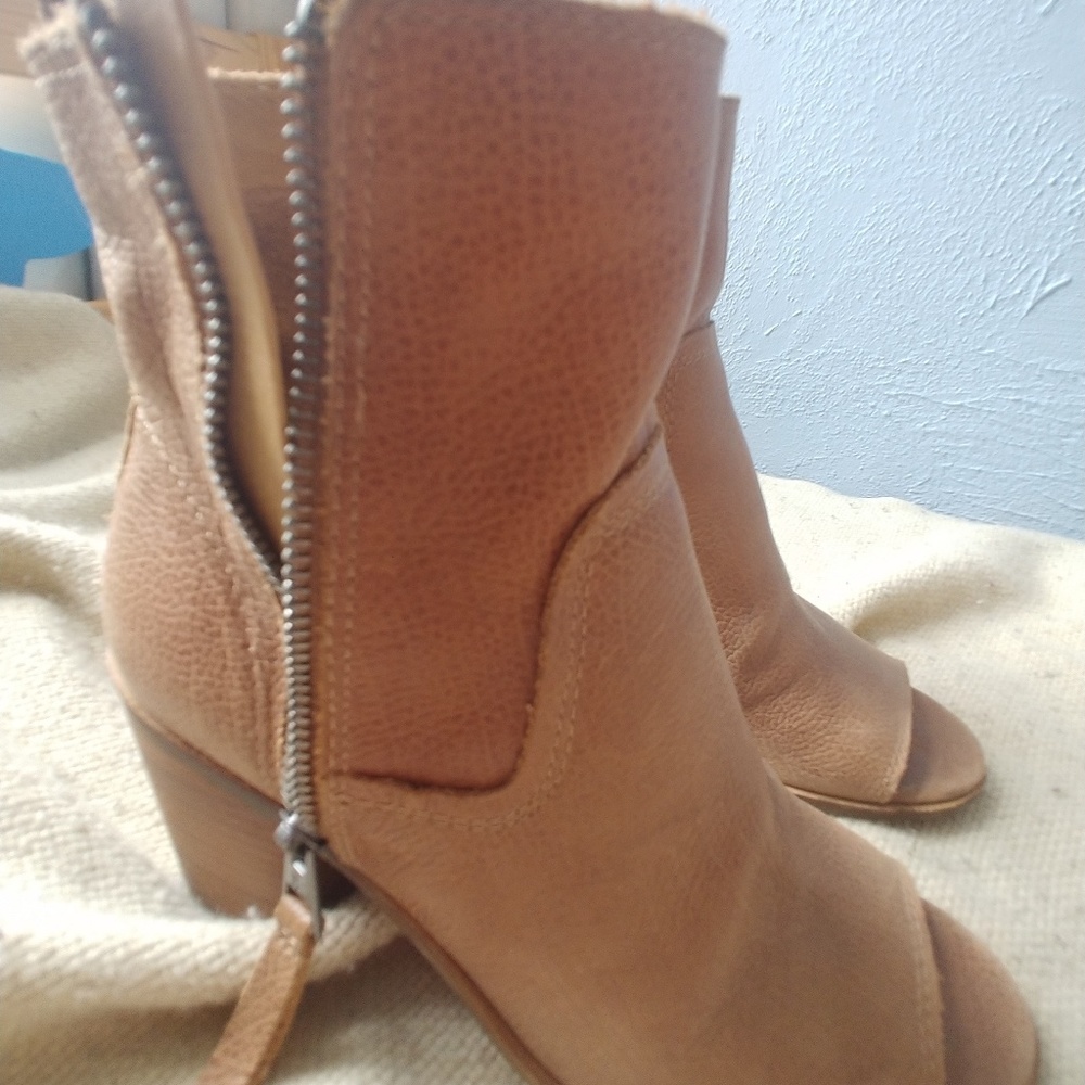Lucky brand sexy booties